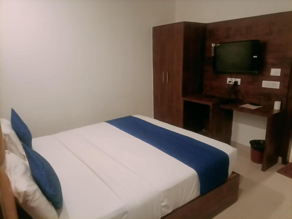 Hotel Le Mount Near Igi Airport New Delhi Exterior photo