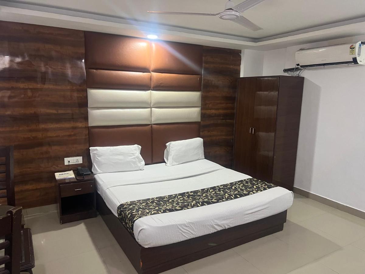 Hotel Le Mount Near Igi Airport New Delhi Exterior photo